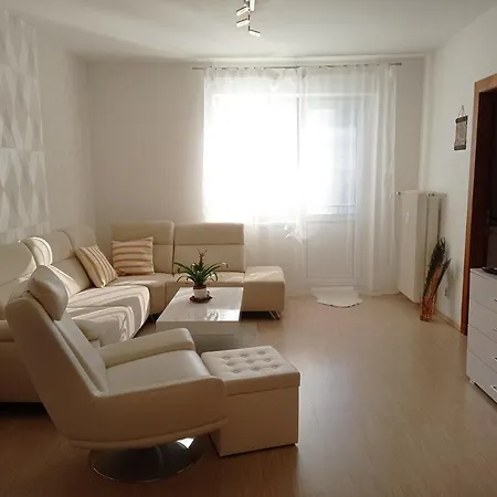 Amazing Flat In Old Town With Large Balcony شقة