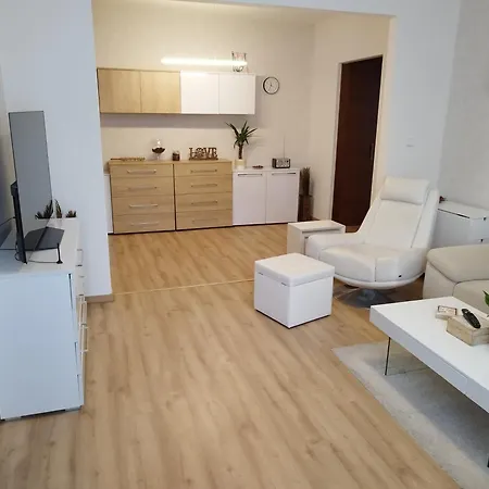 Amazing Flat In Old Town With Large Balcony * ブラチスラヴァ